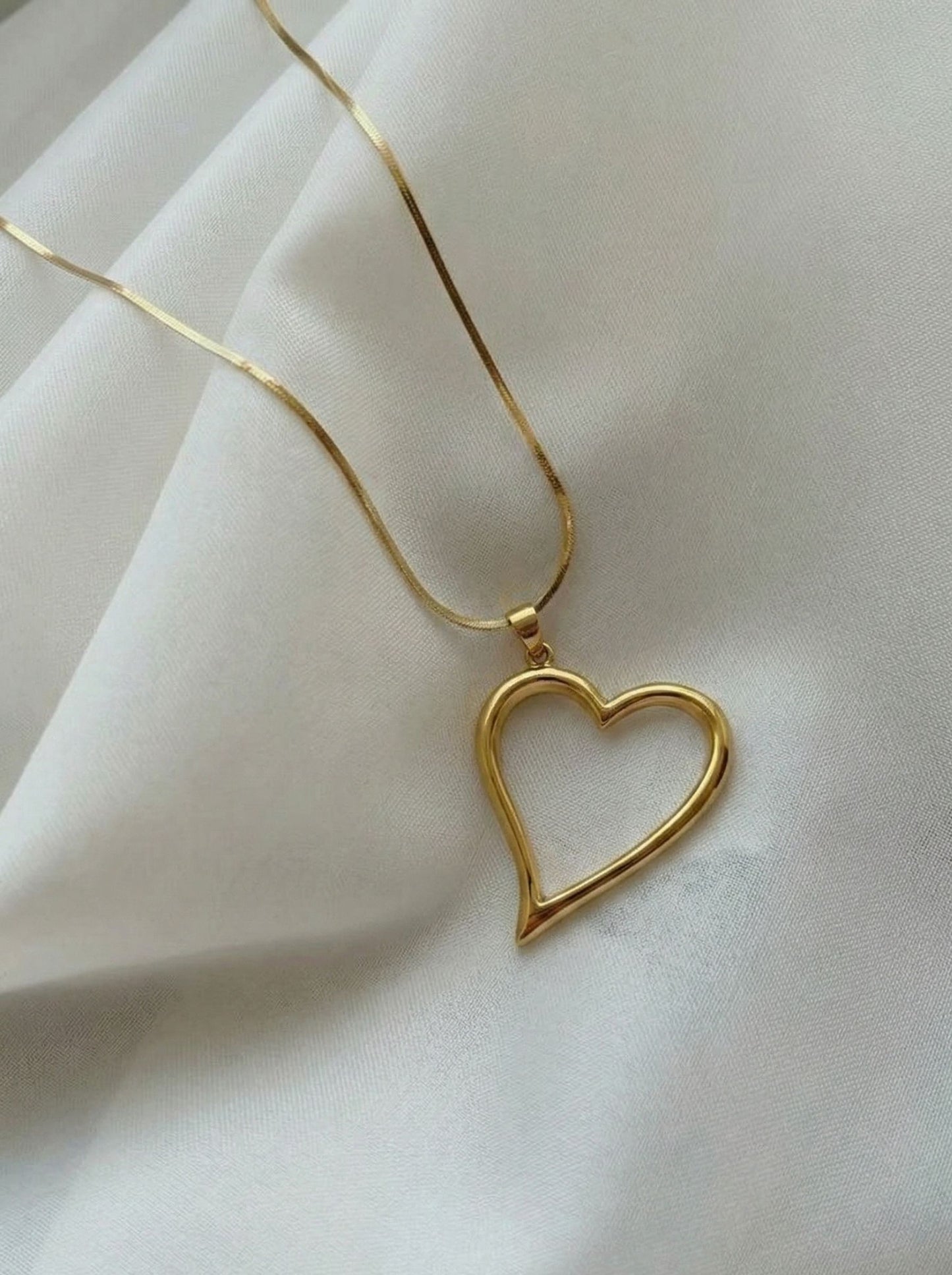 Collar Corazón Vacío