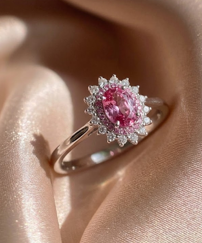 Anillo Reyna con Diamante