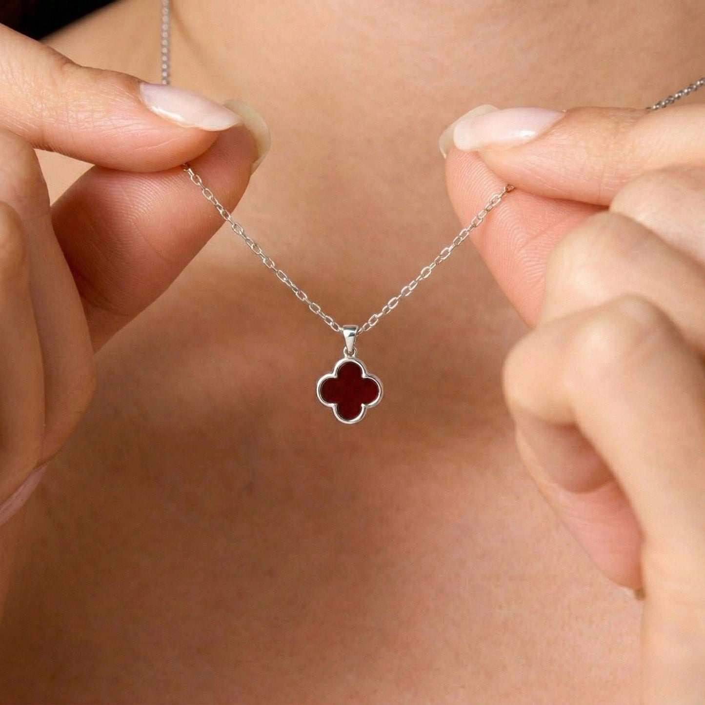 Collar Trébol Rojo
