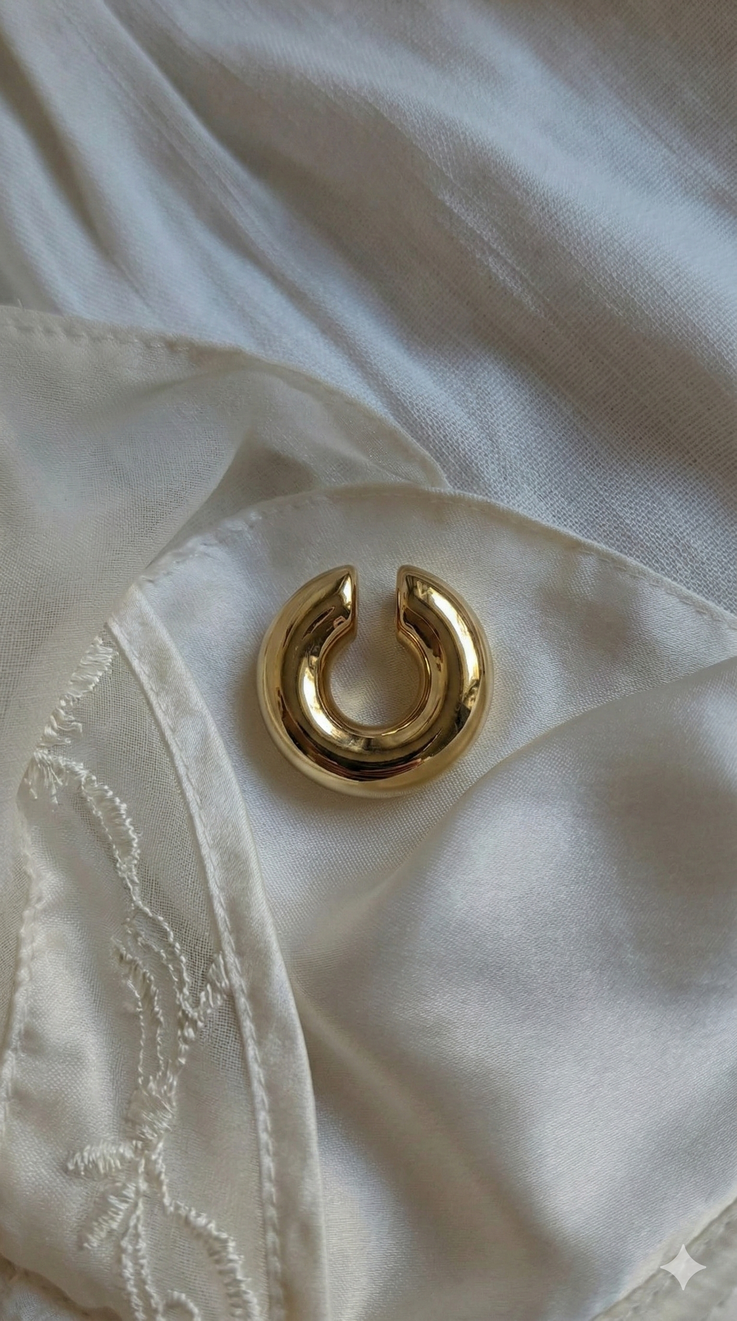Piercing Media Luna Oro