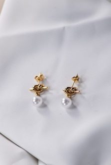 Aretes Lazo de Amor con Perla
